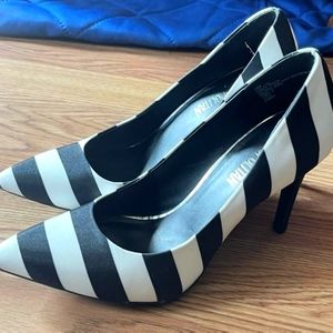 Black and White Women's Pumps (Size 8)